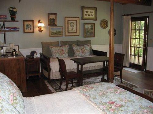 גואללה North Coast Country Inn מראה חיצוני תמונה